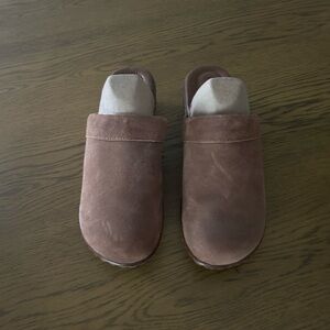 Brown Suede Born clogs Sz 9/40